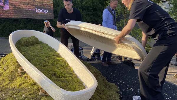 تولید تابوت ارگانیک تجزیه پذیر از جنس قارچ توسط مخترع هلندی + فیلم