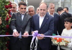 افتتاح گلخانه گل رز شاخه بریده در شهرستان بهار/مساحت گلخانه‌های کشور به ۲۶ هزار هکتار رسیده است + فیلم